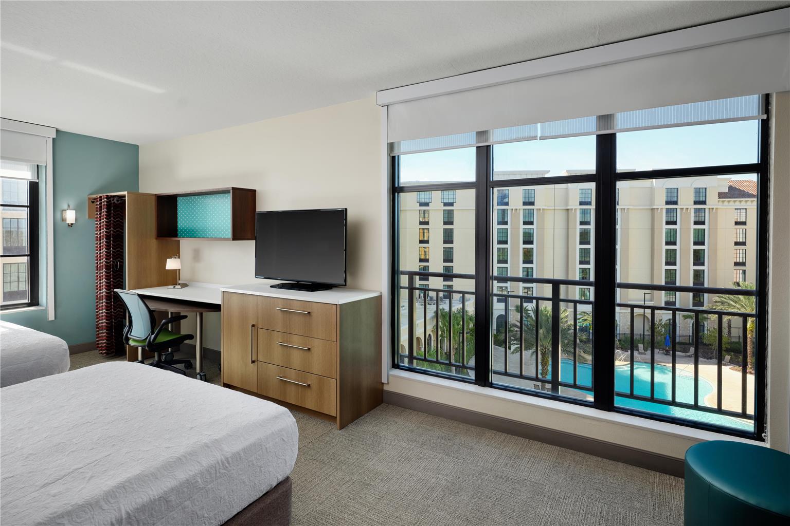Home2 Suites by Hilton Orlando at FLAMINGO CROSSINGS Town Center Image