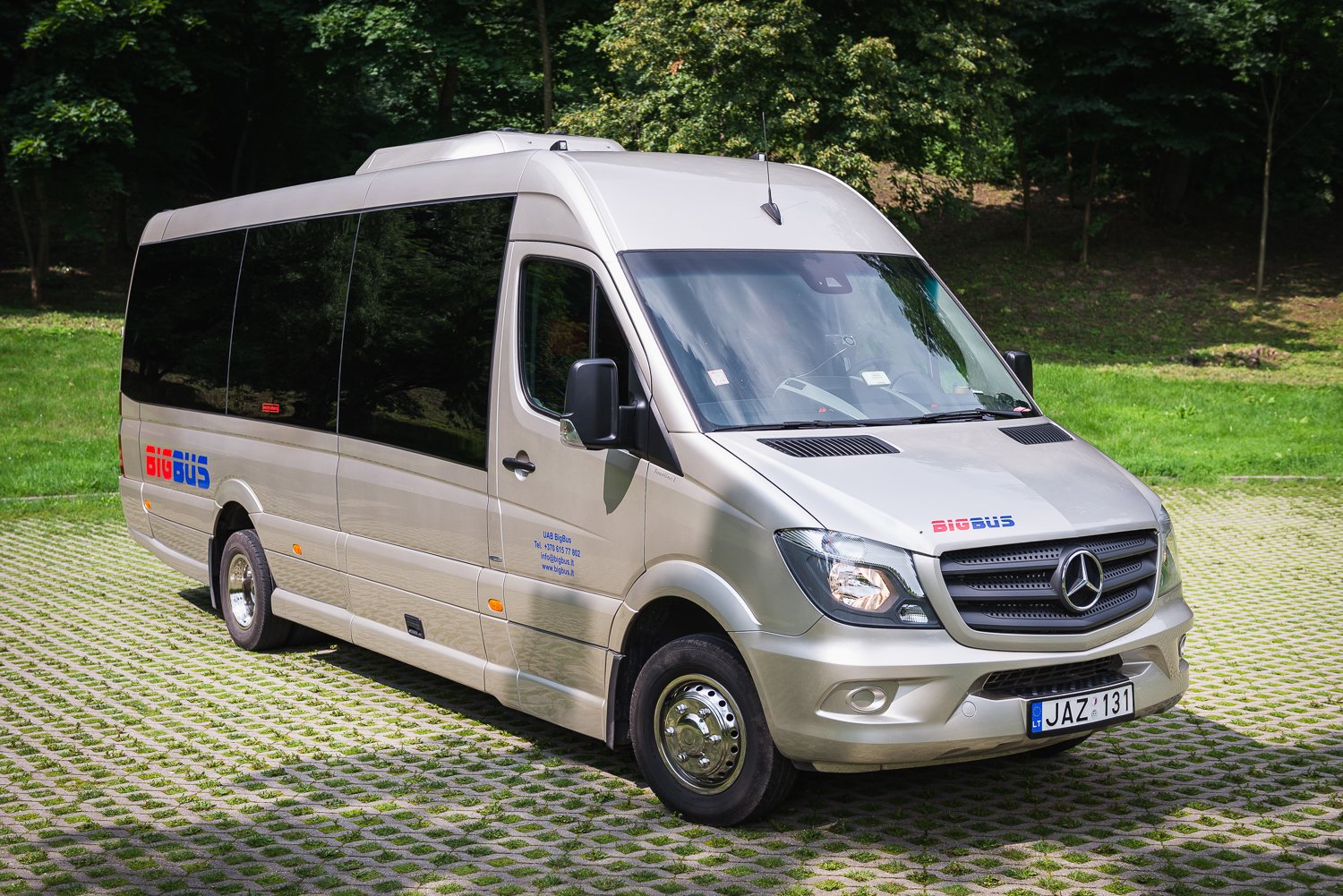 NEW Mercedes-Benz (VIP class) – seating capacity: 22 passengers + 1 guide + 1 driver