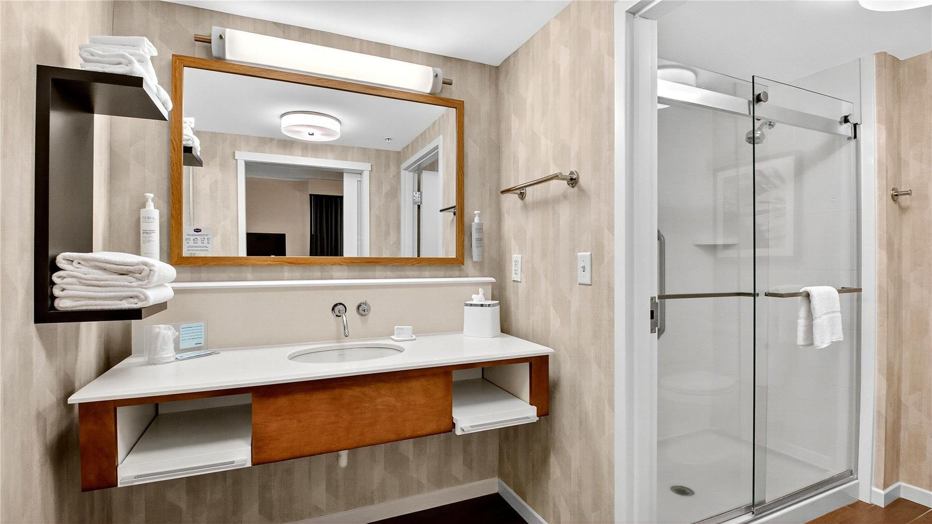 Hampton Inn & Suites Chippewa Falls Image