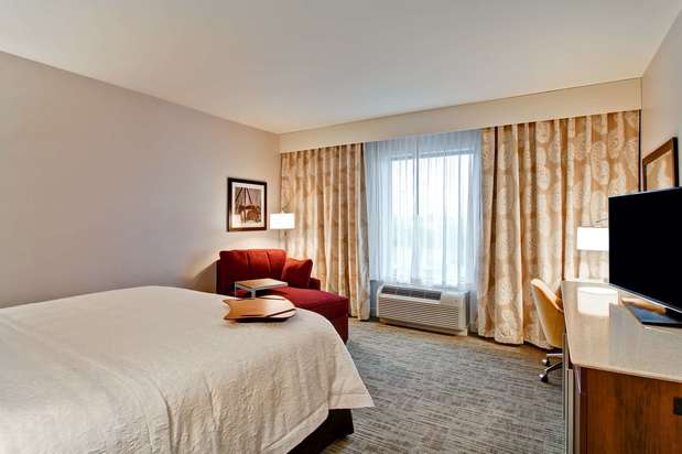 Images Hampton Inn & Suites Detroit/Troy