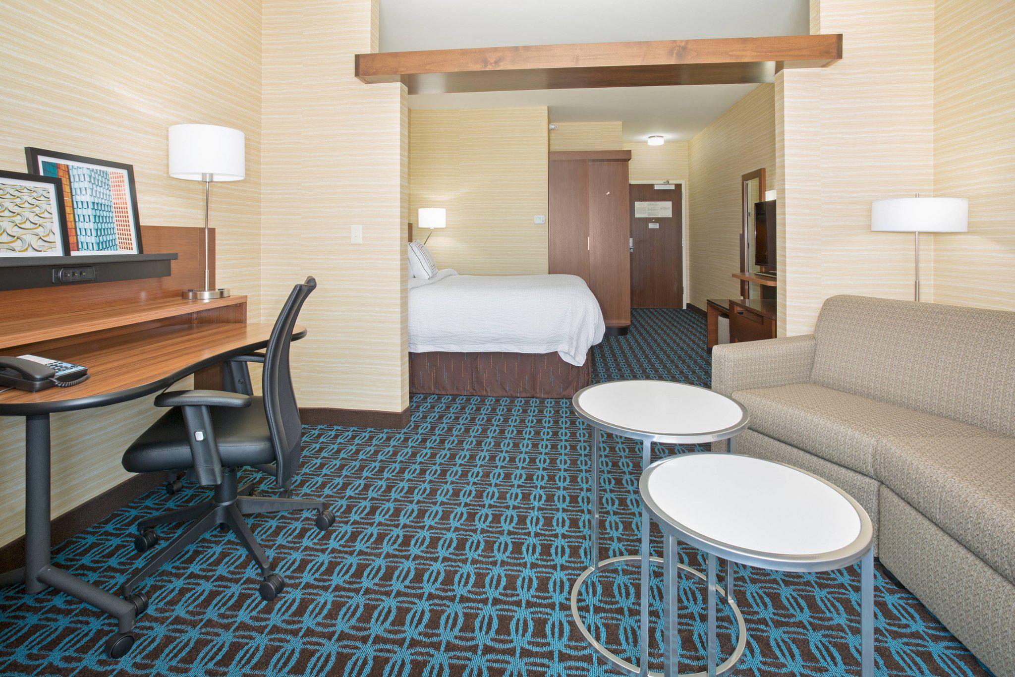 Fairfield Inn & Suites by Marriott Burlington Photo