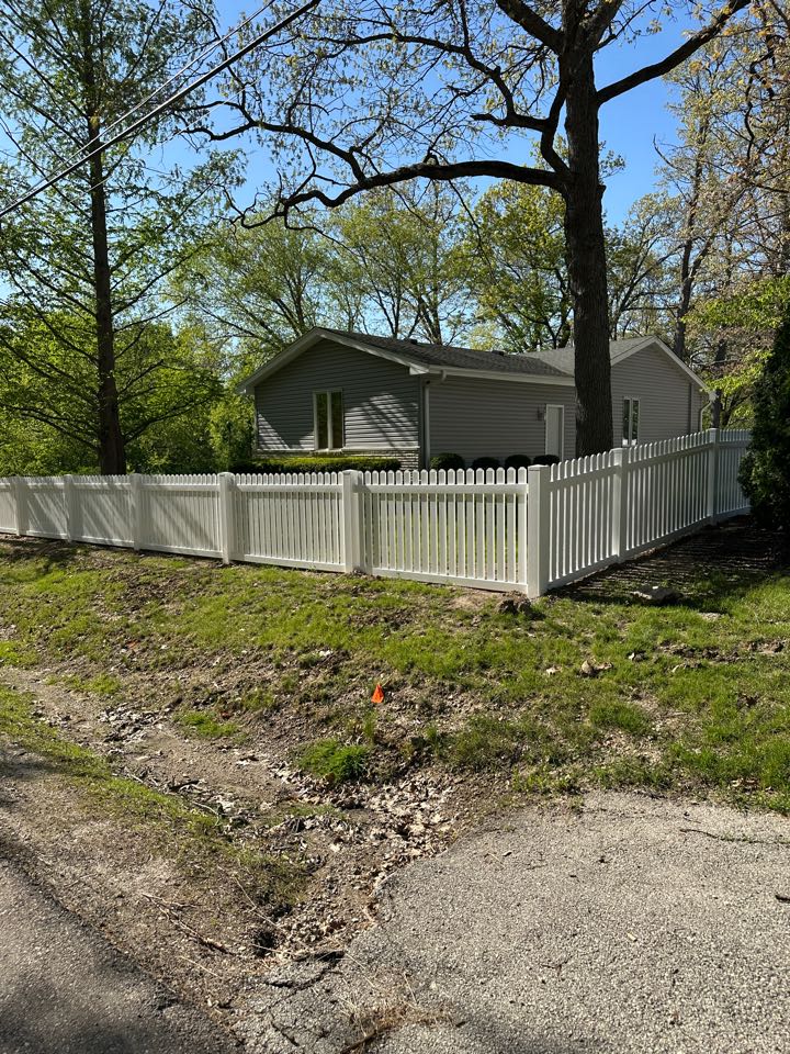 Top Rail Fence Naperville Image