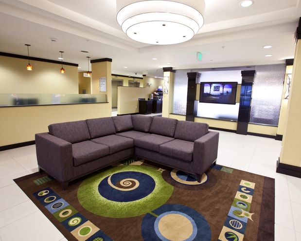 Images Holiday Inn Express & Suites Detroit North - Troy