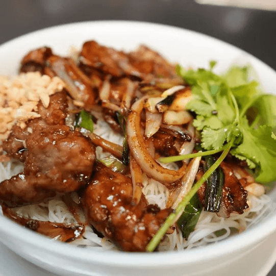 Beef or Chicken Over Rice Noodle Salad