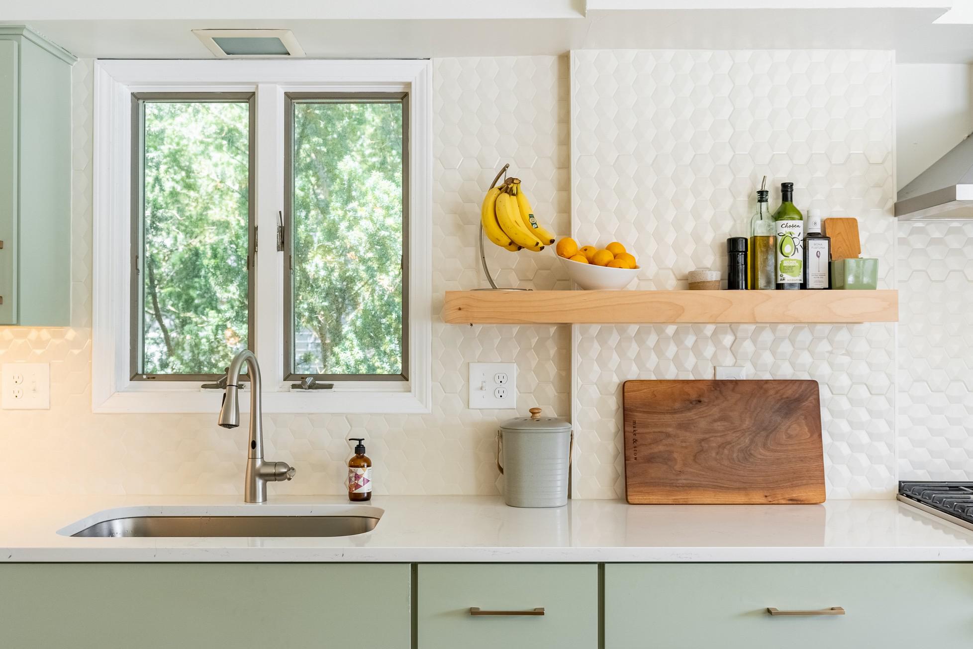 Columbus Ohio Kitchen Remodel with Floating Shelves