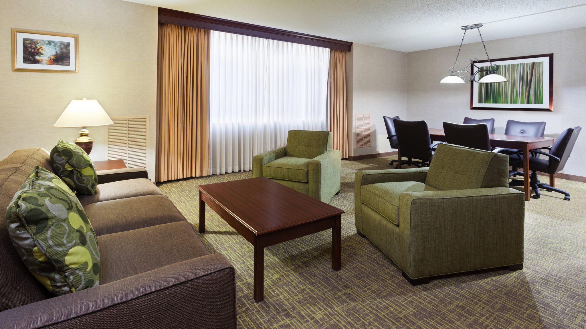 Holiday Inn Cincinnati Airport Photo