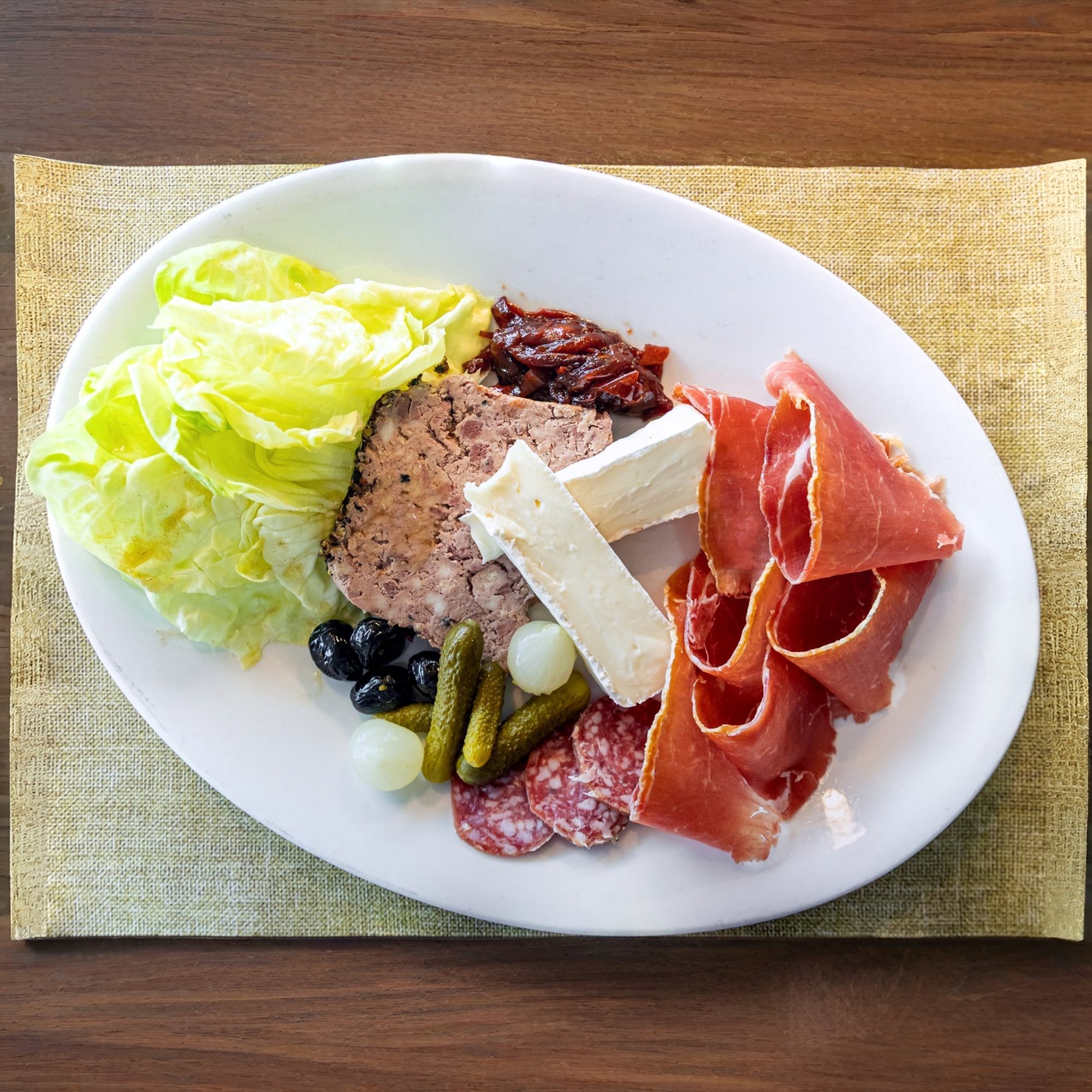 Assiette De Charcuterie Confiture À L'oignon Maison