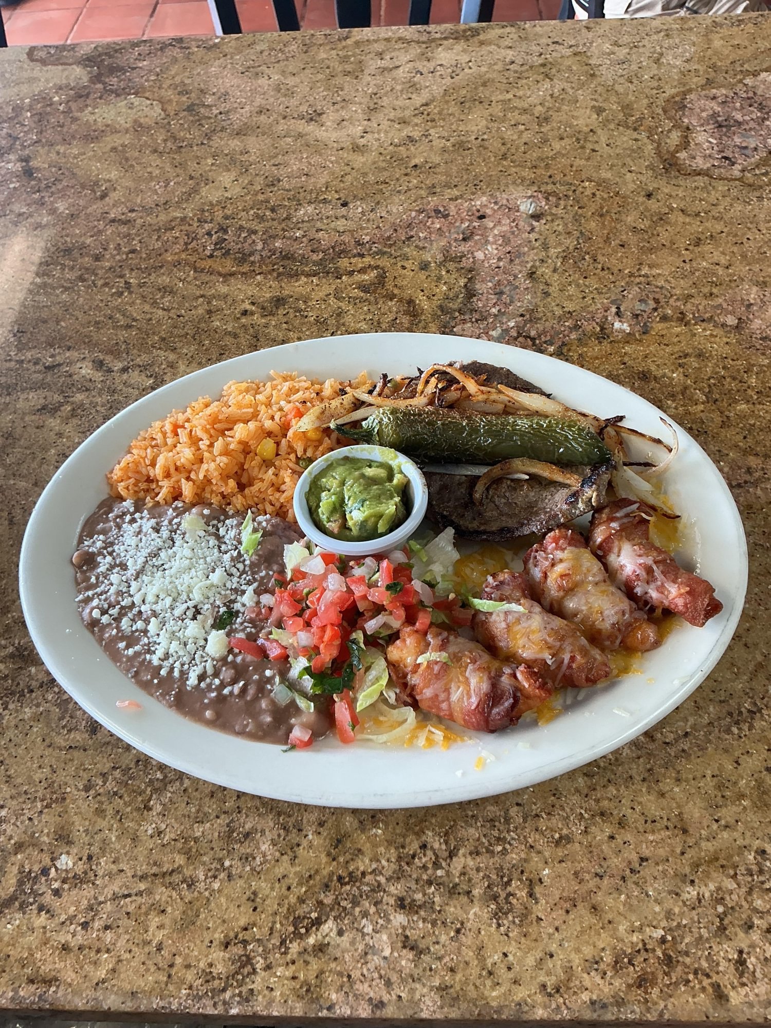 Lomita Plate