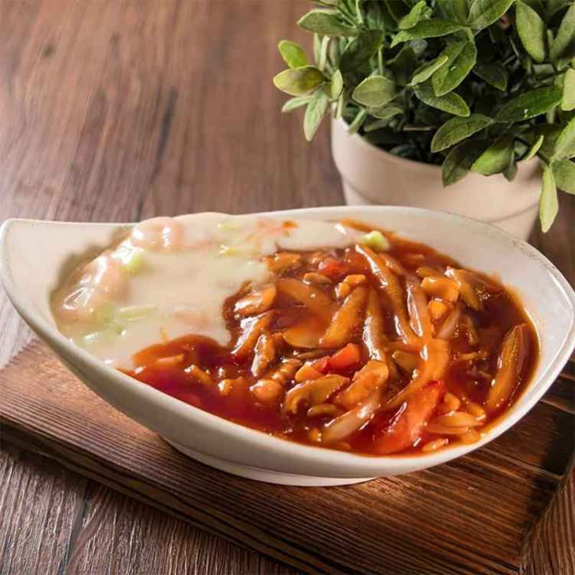 FR6. 鴛鴦炒飯/Ying Yang Fried Rice w. Chicken in Tomato Sauce