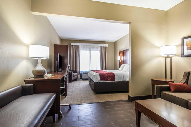 Images Comfort Suites