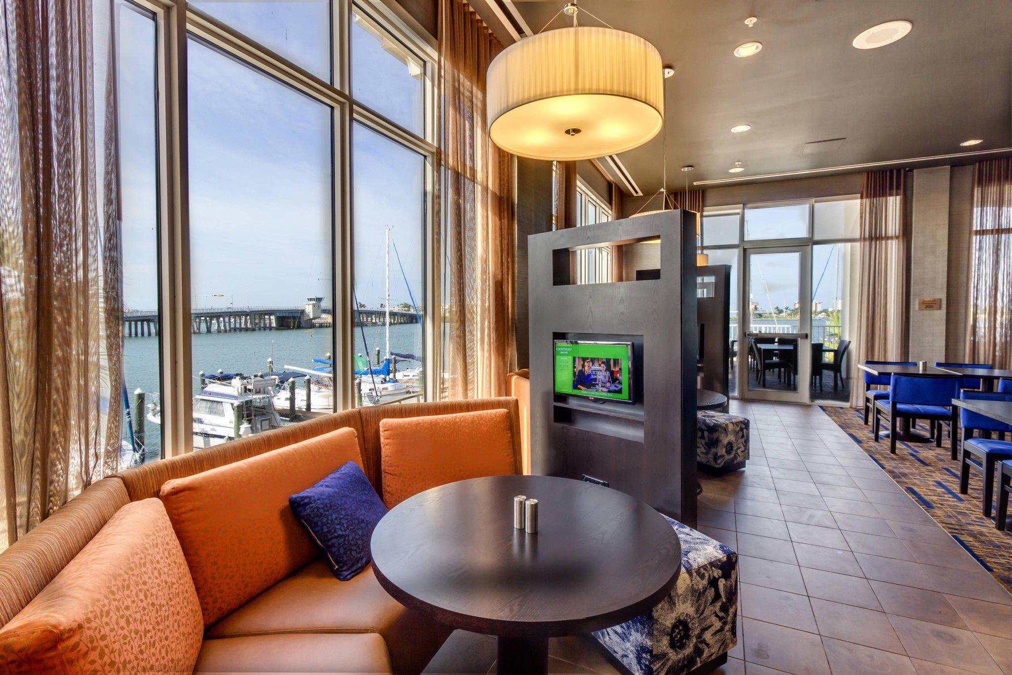 Courtyard by Marriott St. Petersburg Clearwater/Madeira Beach Photo