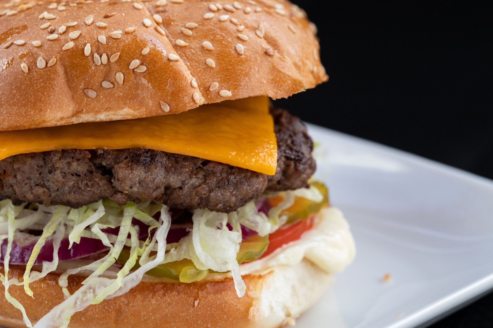 1/2lbs ANGUS CHEESEBURGER