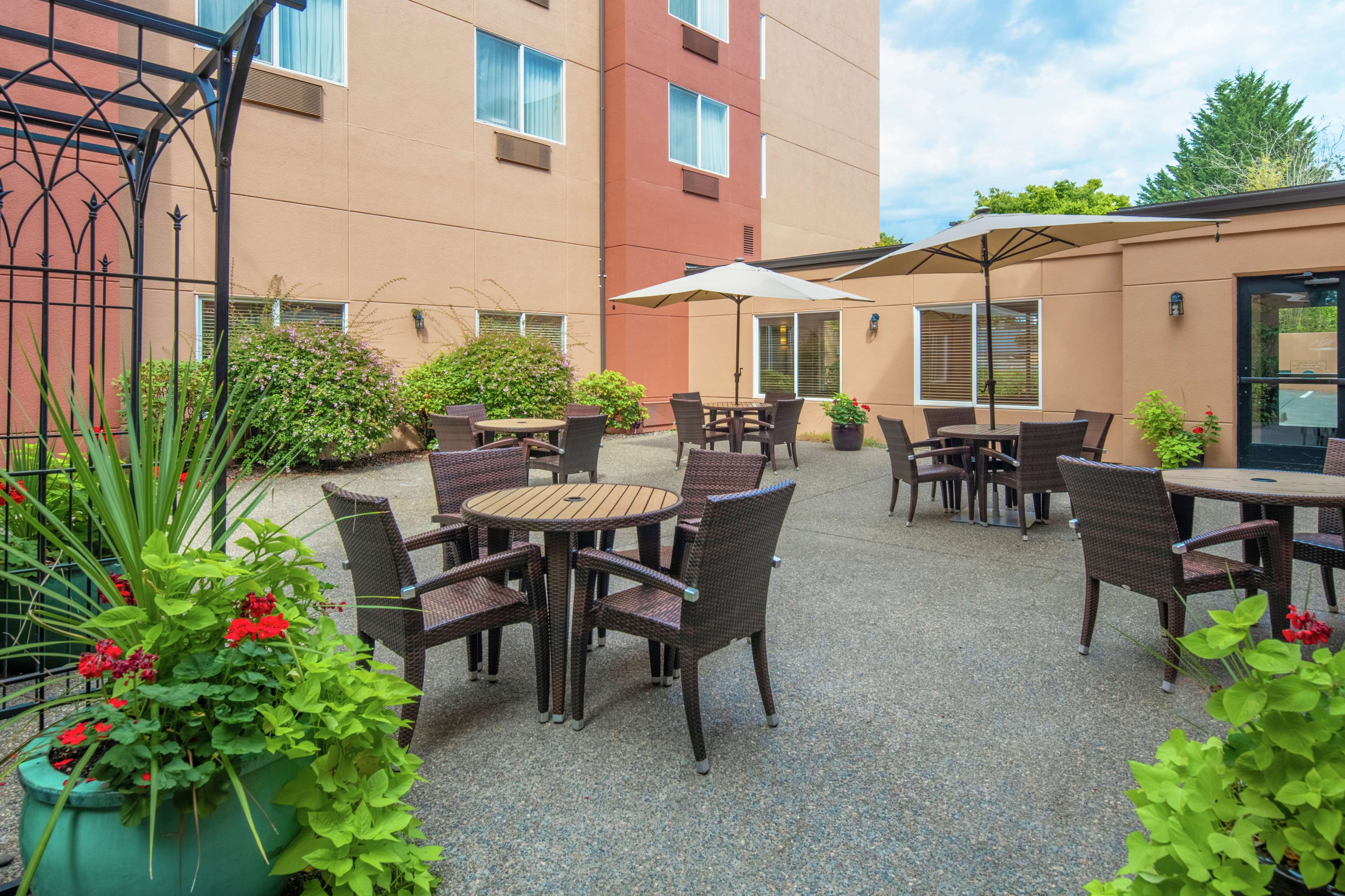 DoubleTree by Hilton Hotel Portland - Tigard Photo