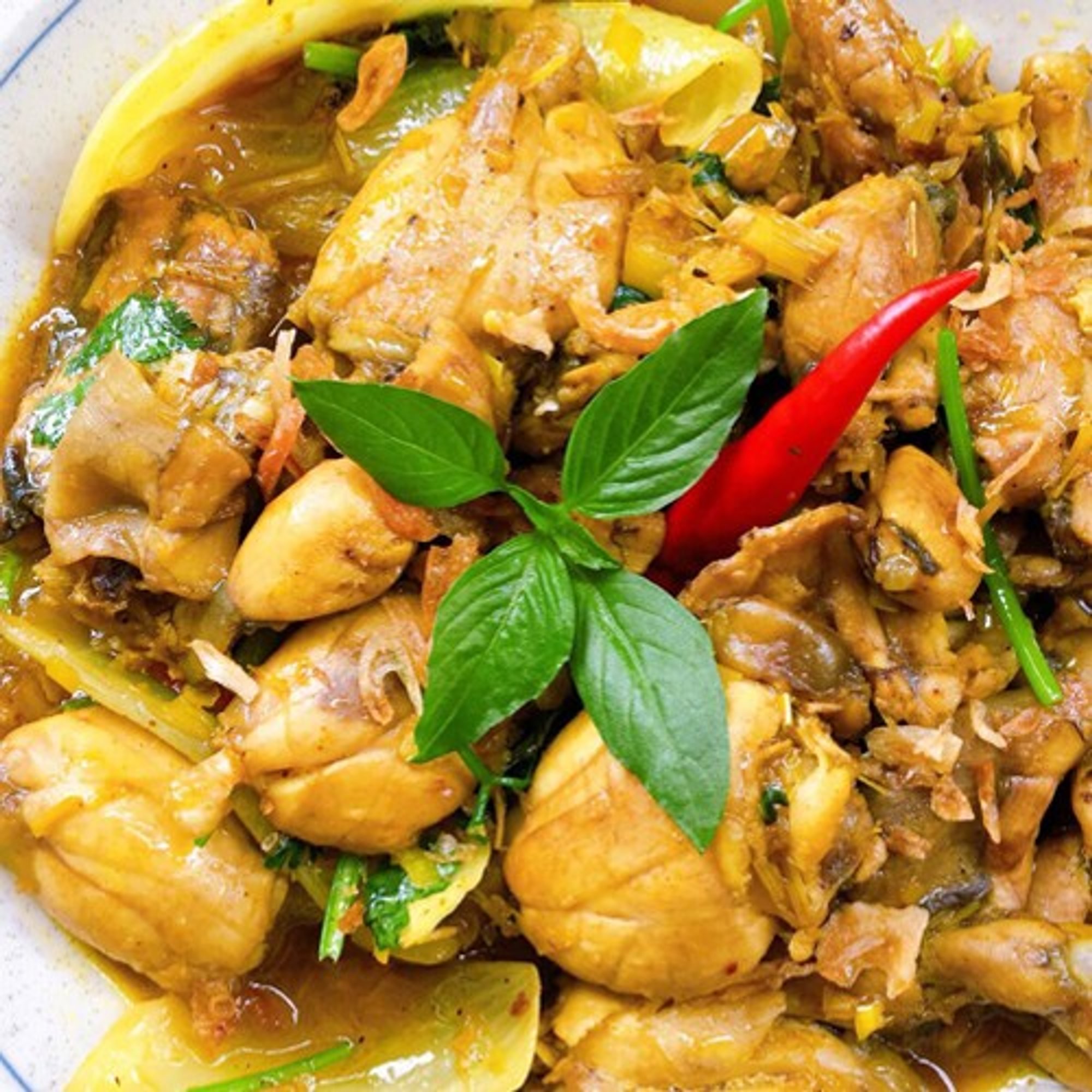 Ếch Tươi Xào Lăn / Sautéed Curry, Turmeric, and Coconut Milk