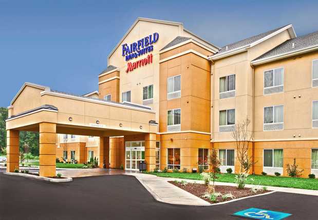 Images Fairfield Inn & Suites by Marriott Harrisburg West