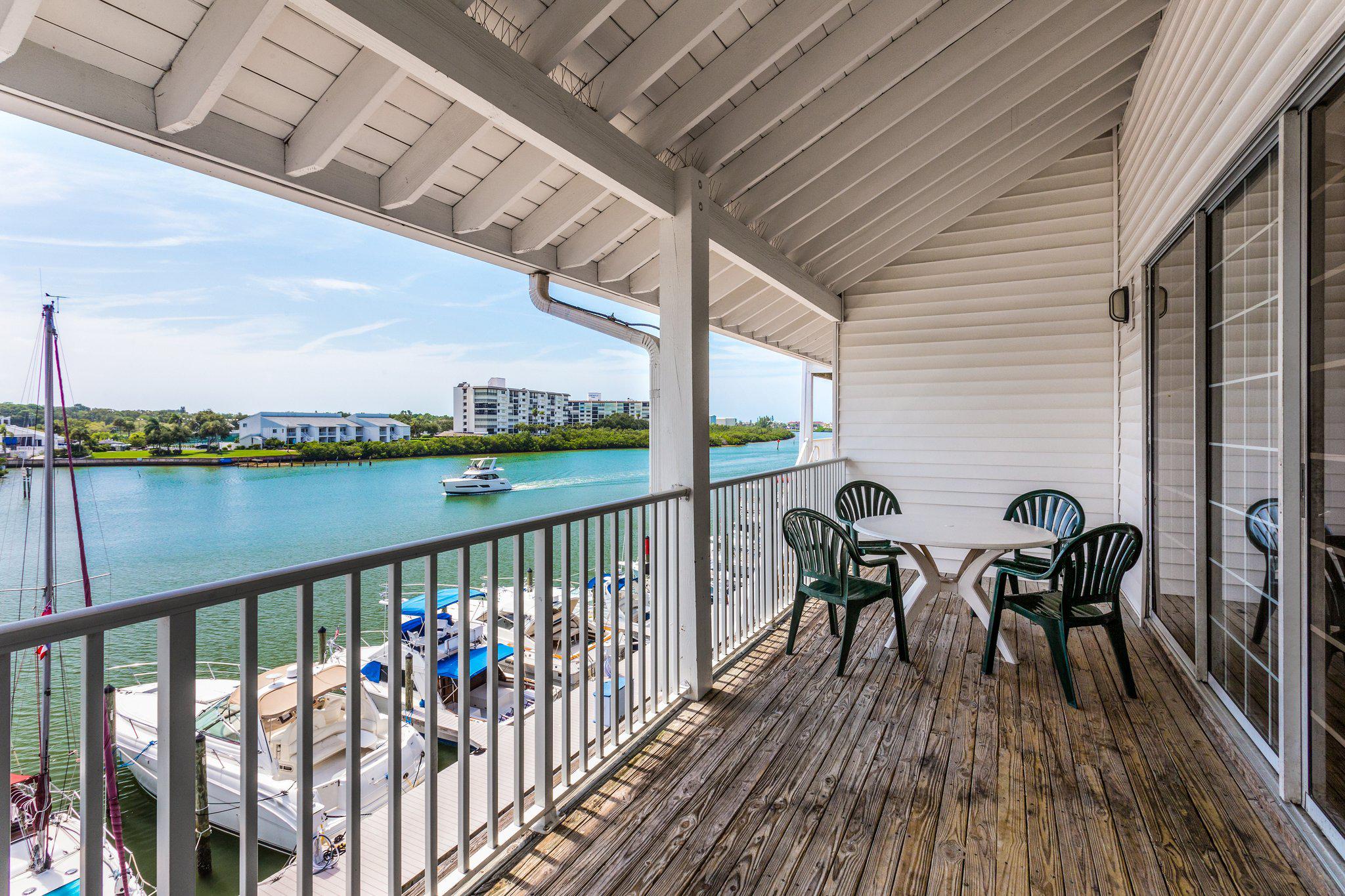 Holiday Inn & Suites Clearwater Beach S-Harbourside Photo