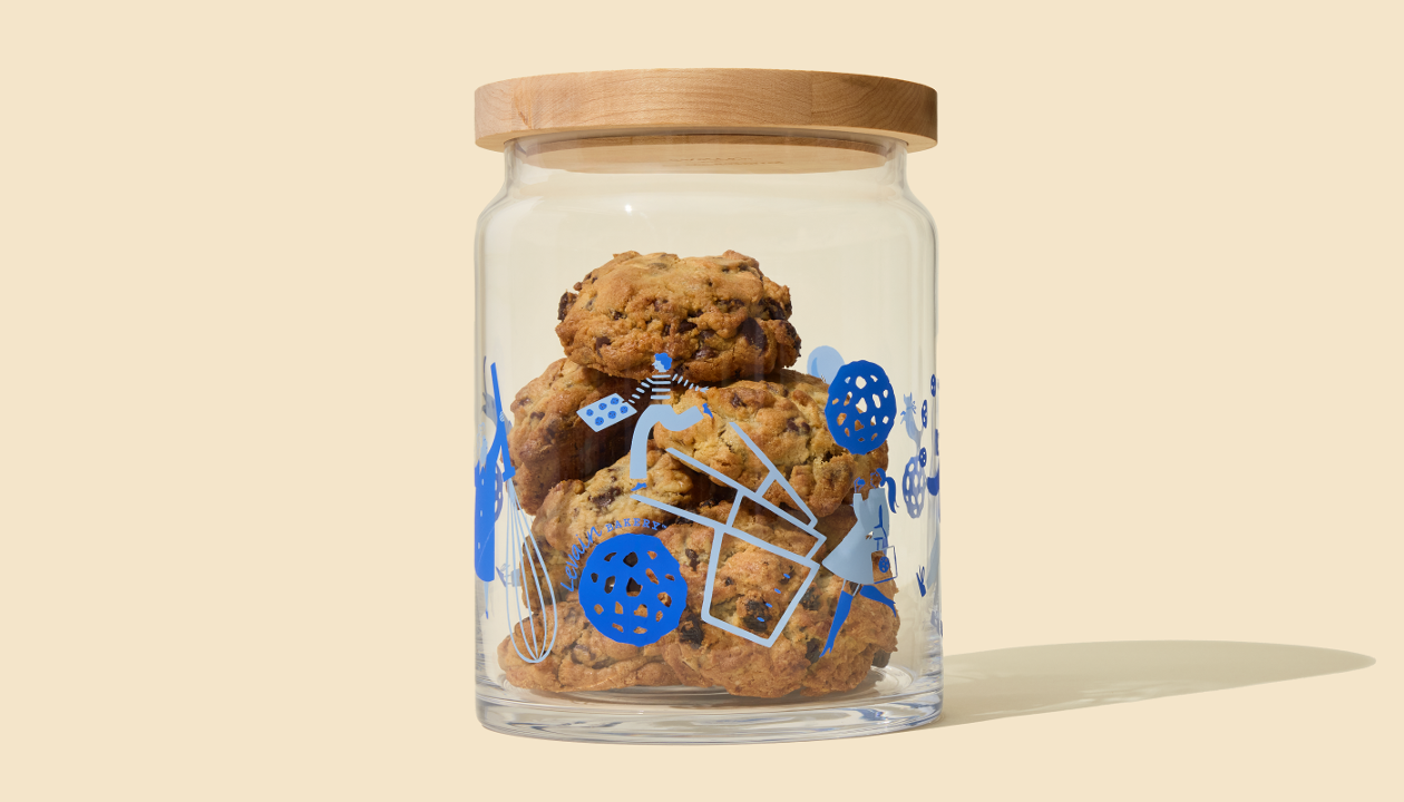 Cookie Jar with Cookies