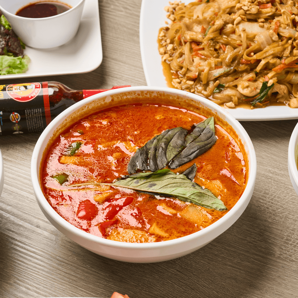 L Red Curry