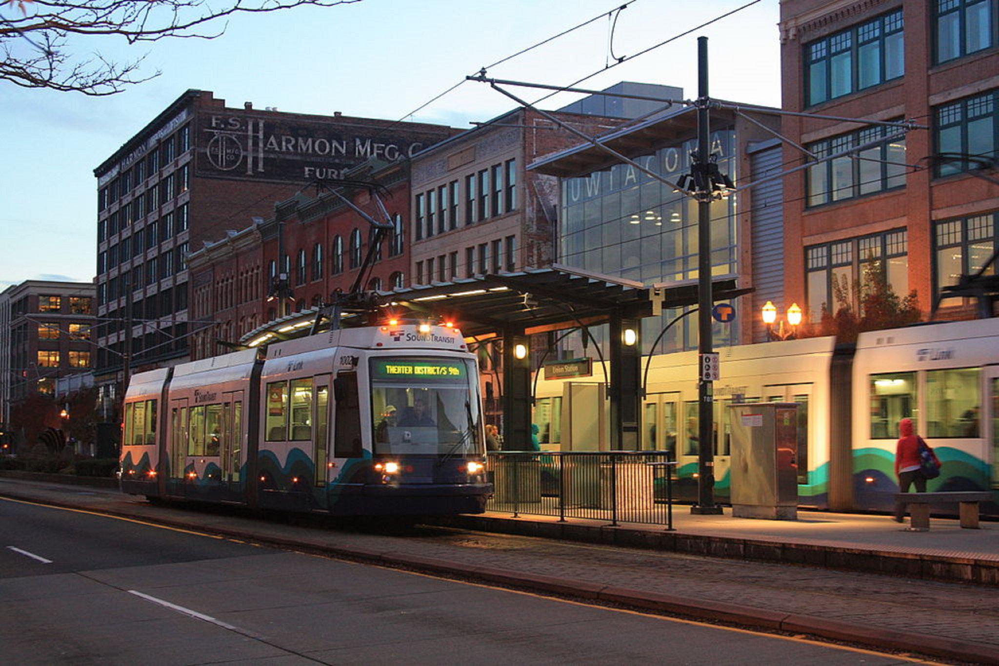 Holiday Inn Express & Suites Tacoma Downtown Photo