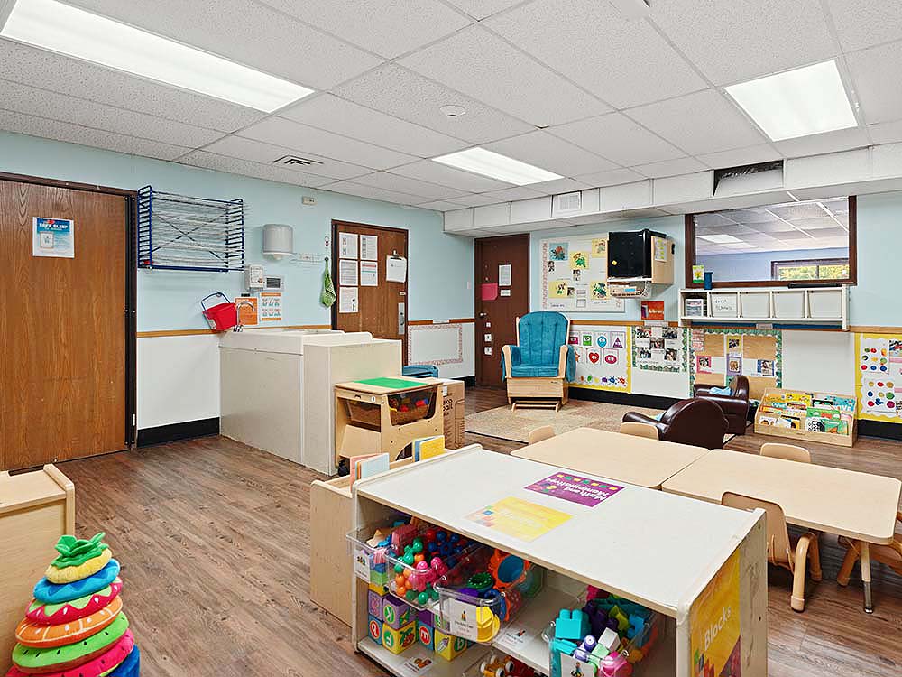 Skyrise School on Country Woods Drive Image