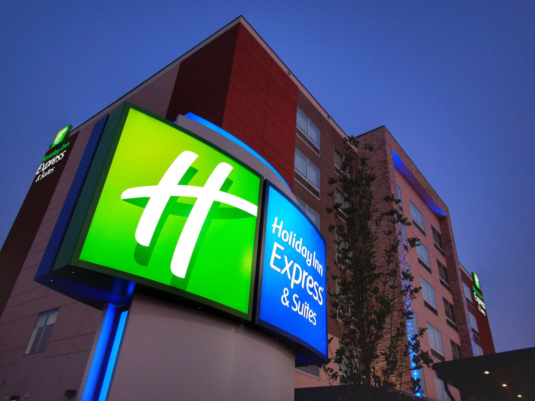 Holiday Inn Express & Suites Moore Photo