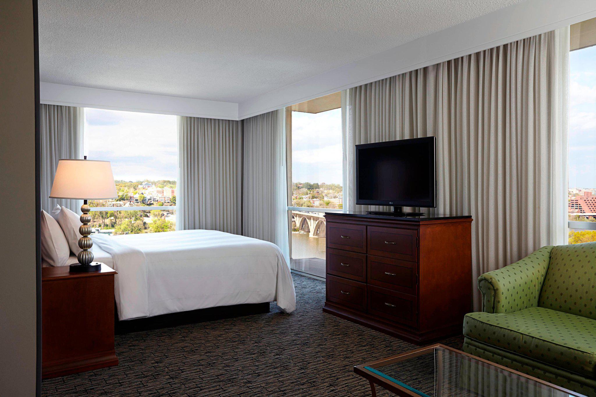 Key Bridge Marriott Photo