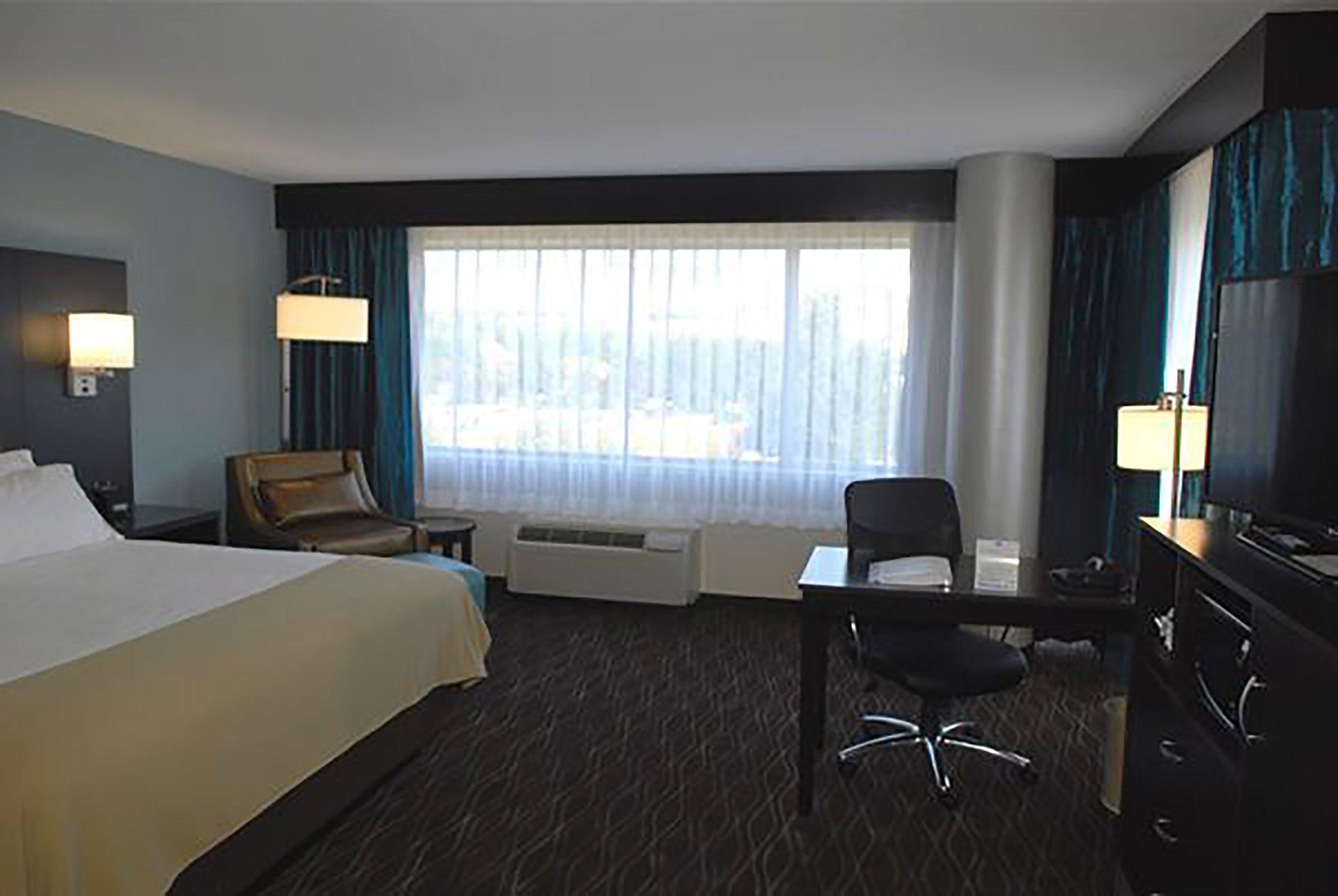 Holiday Inn Express Boise-University Area Photo