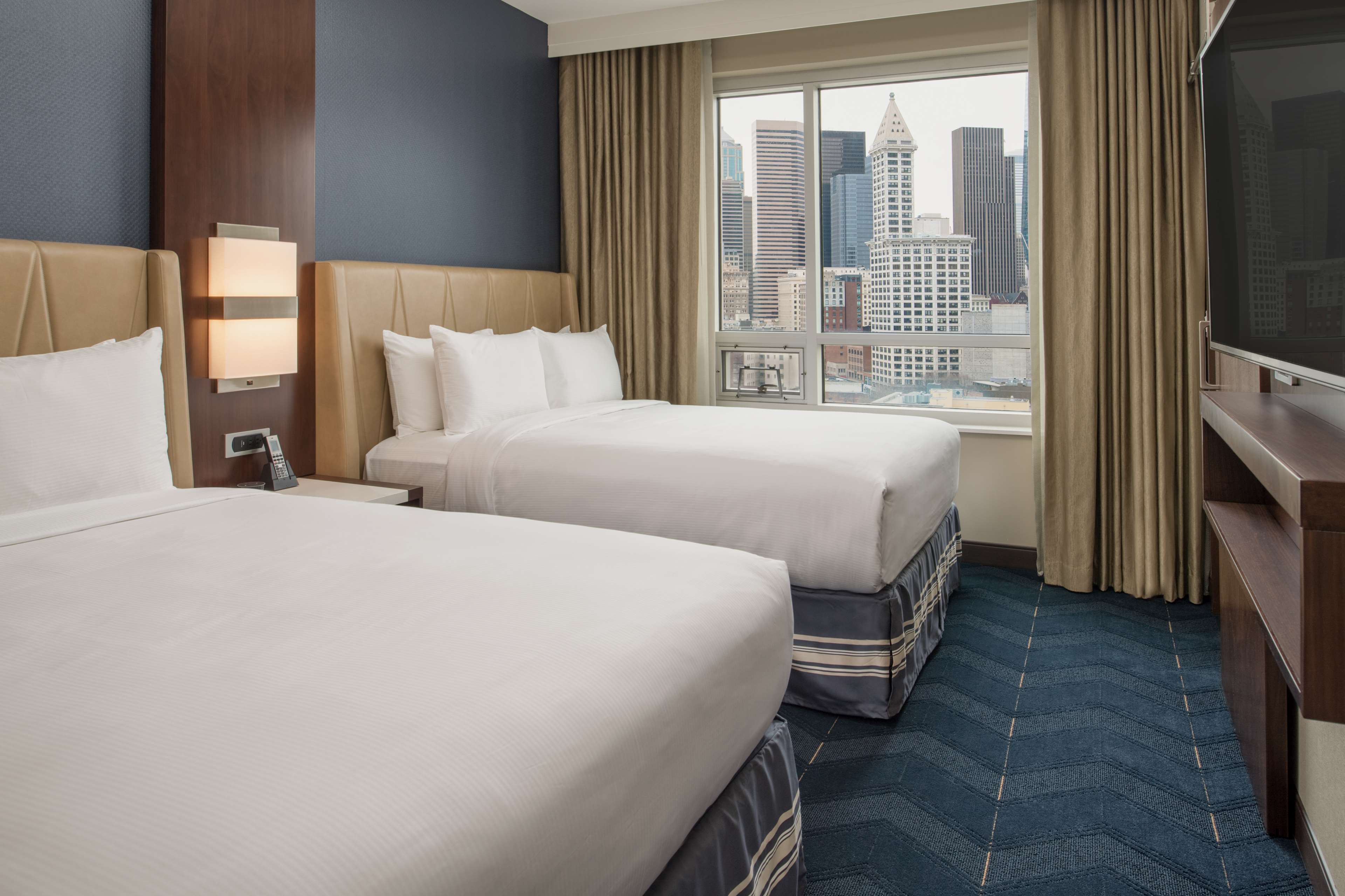 Embassy Suites by Hilton Seattle Downtown Pioneer Square Photo