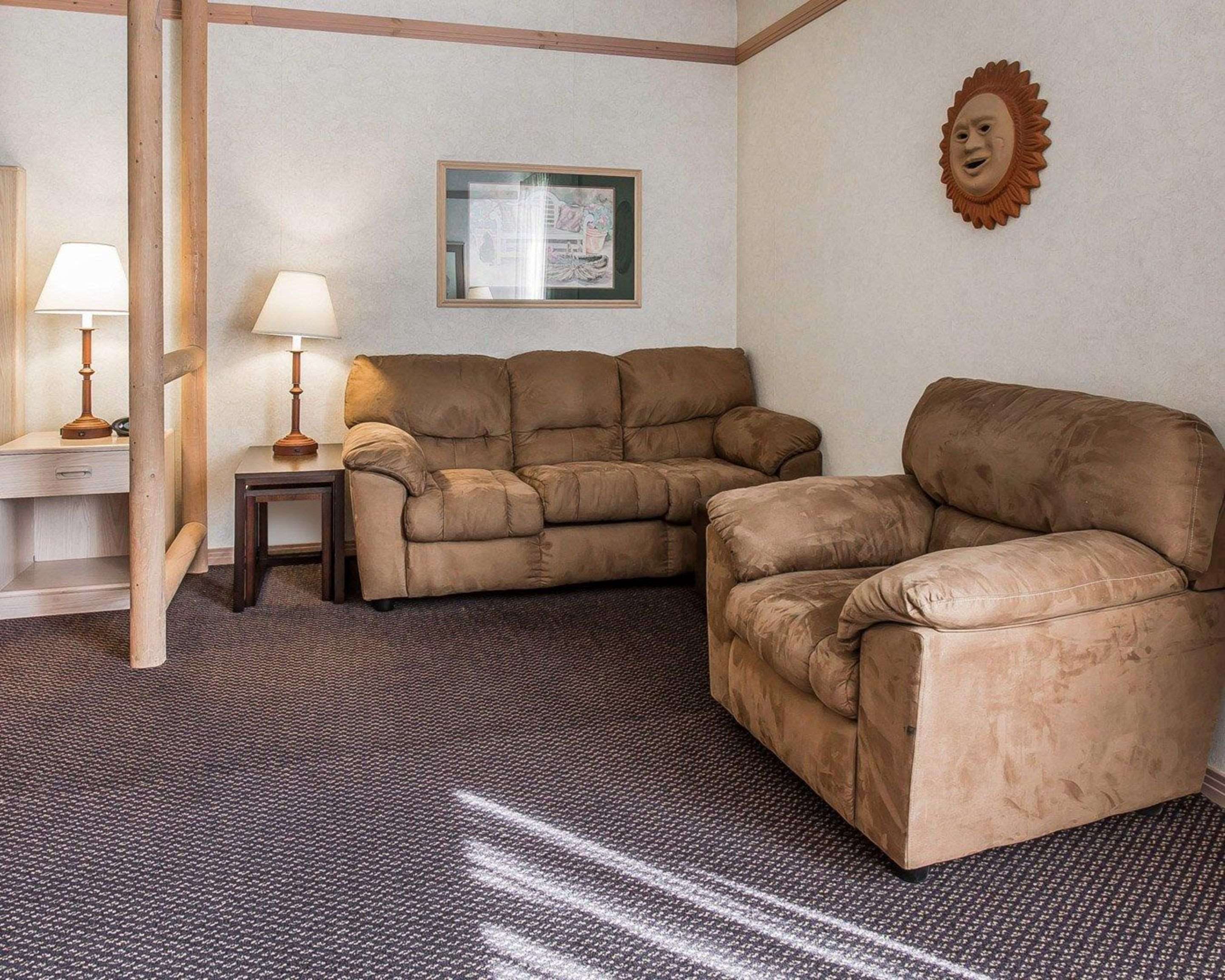 Quality Suites Moab Near Arches National Park Photo