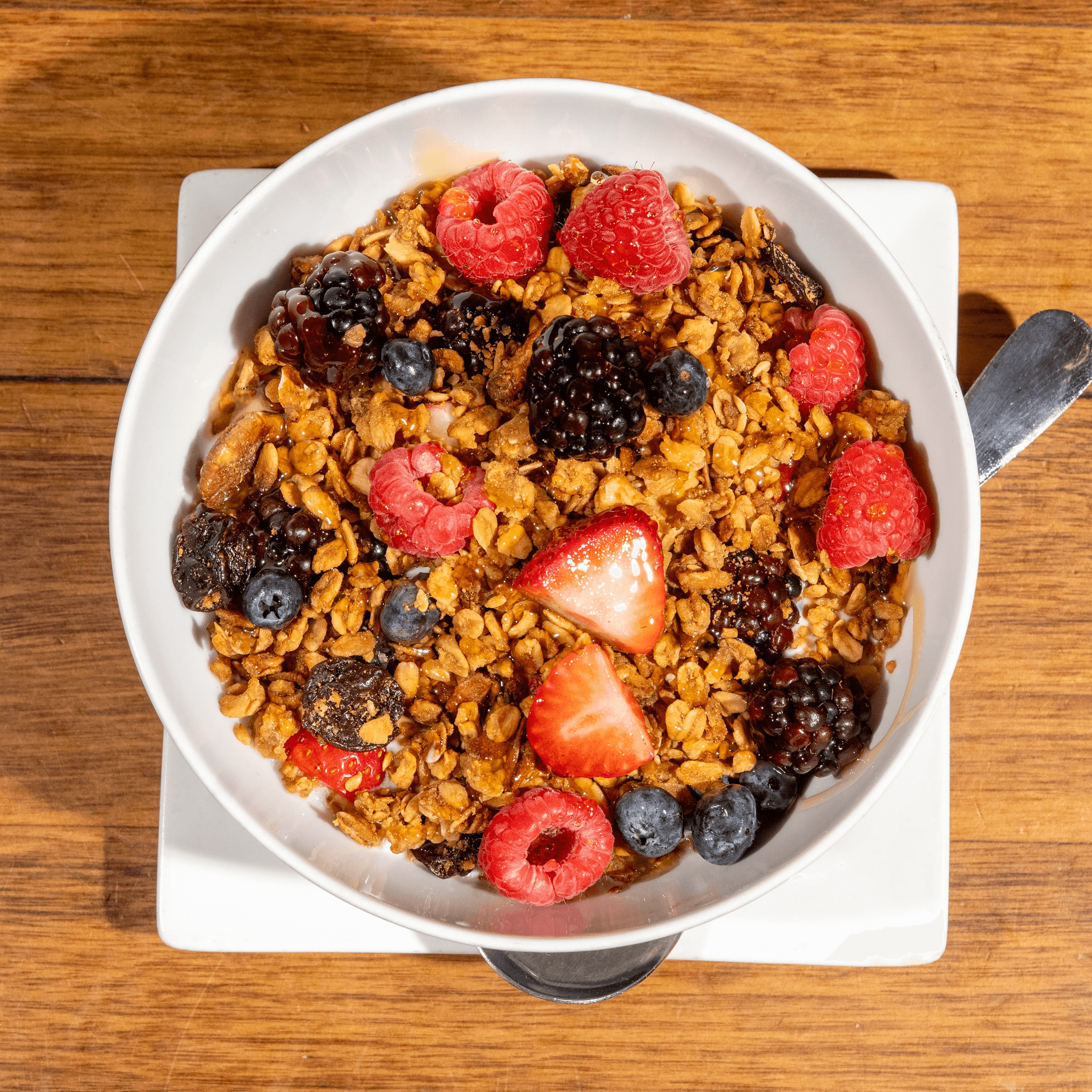 Homemade Granola with Vanilla Yoghurt & Fresh Fruit