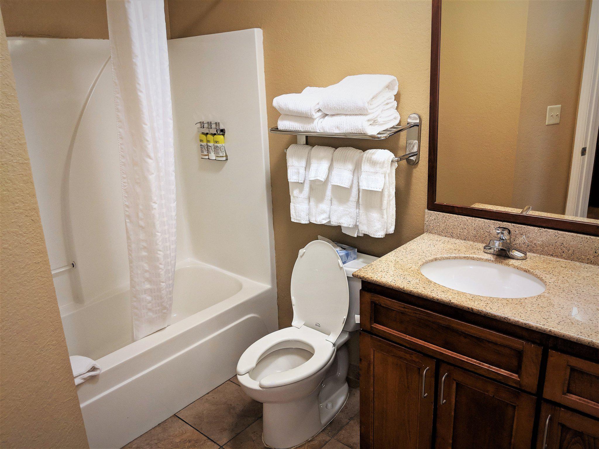 Candlewood Suites Macon Photo