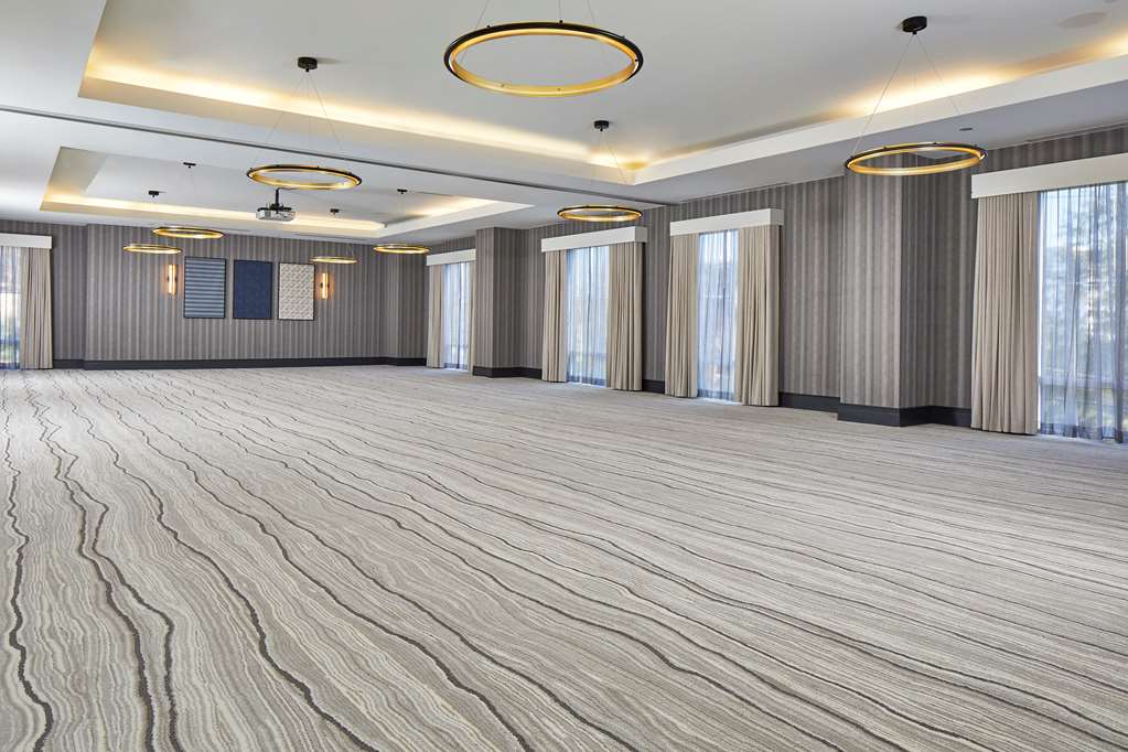 Cumberland House Knoxville, Tapestry Collection by Hilton Image