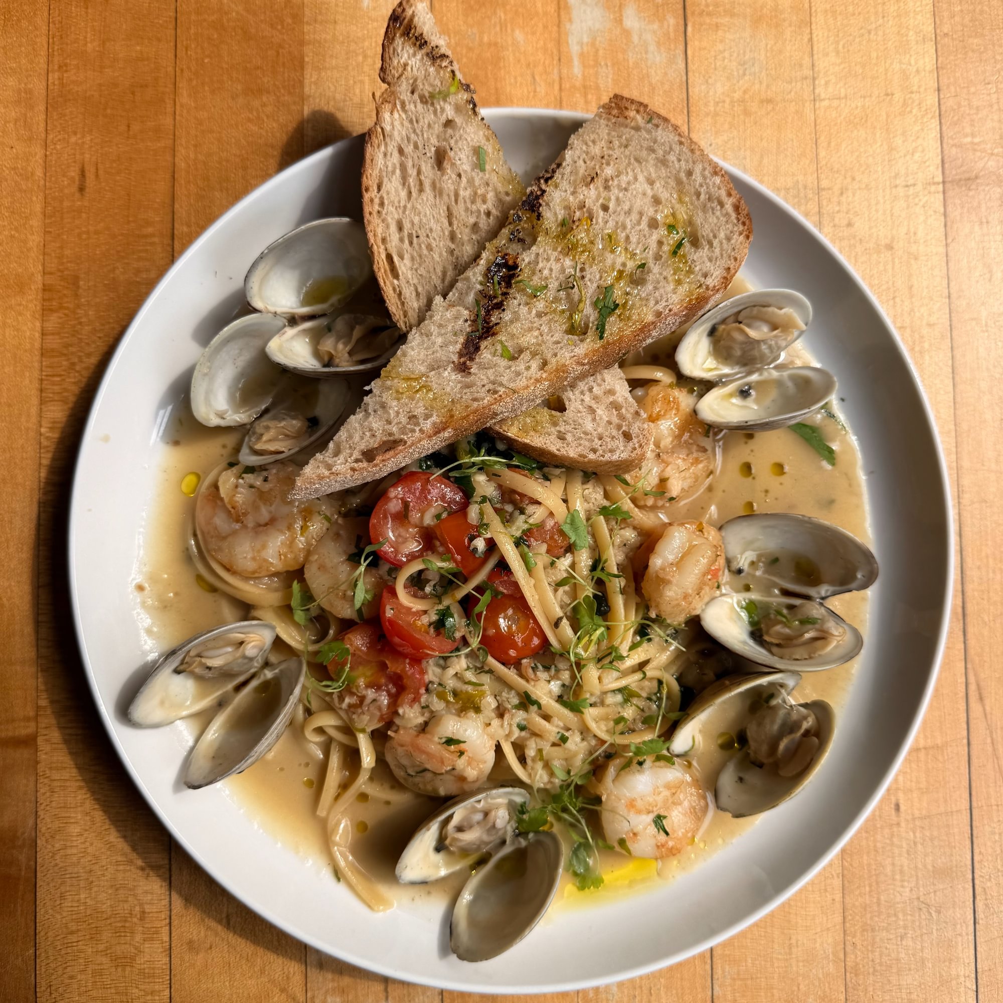 Shrimp & Clams Linguine