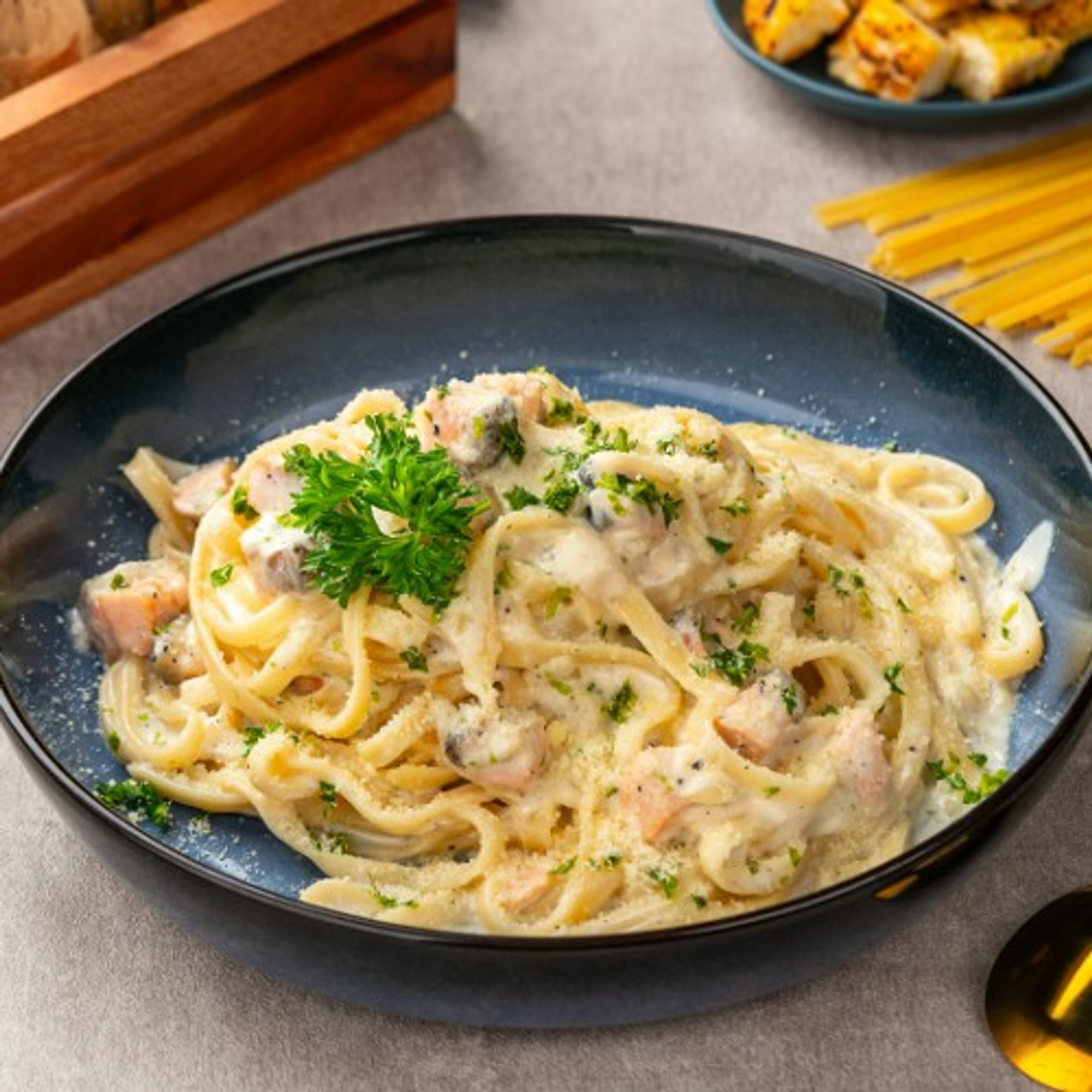 Fettuccine Alfredo