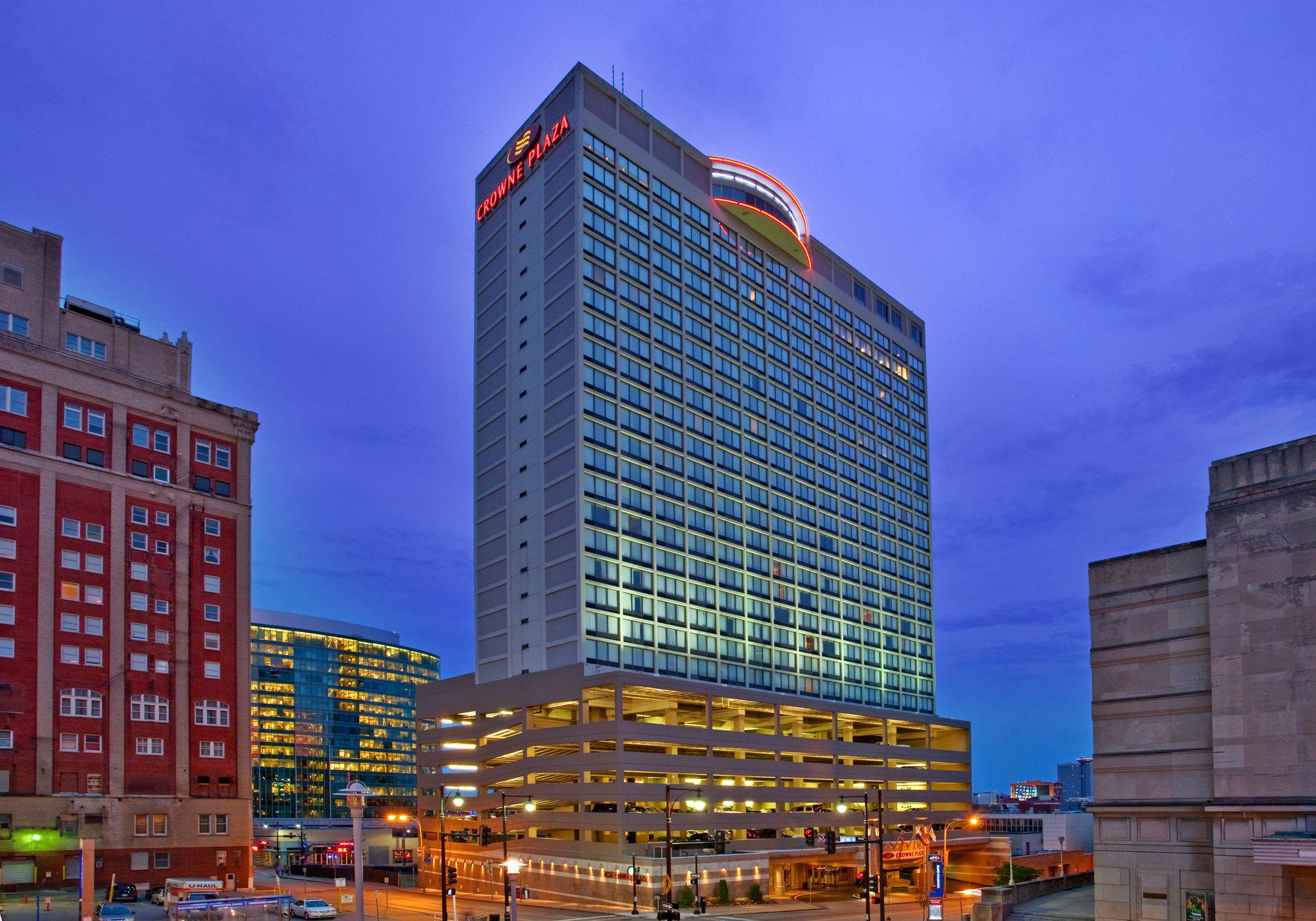 Crowne Plaza Kansas City Downtown Photo