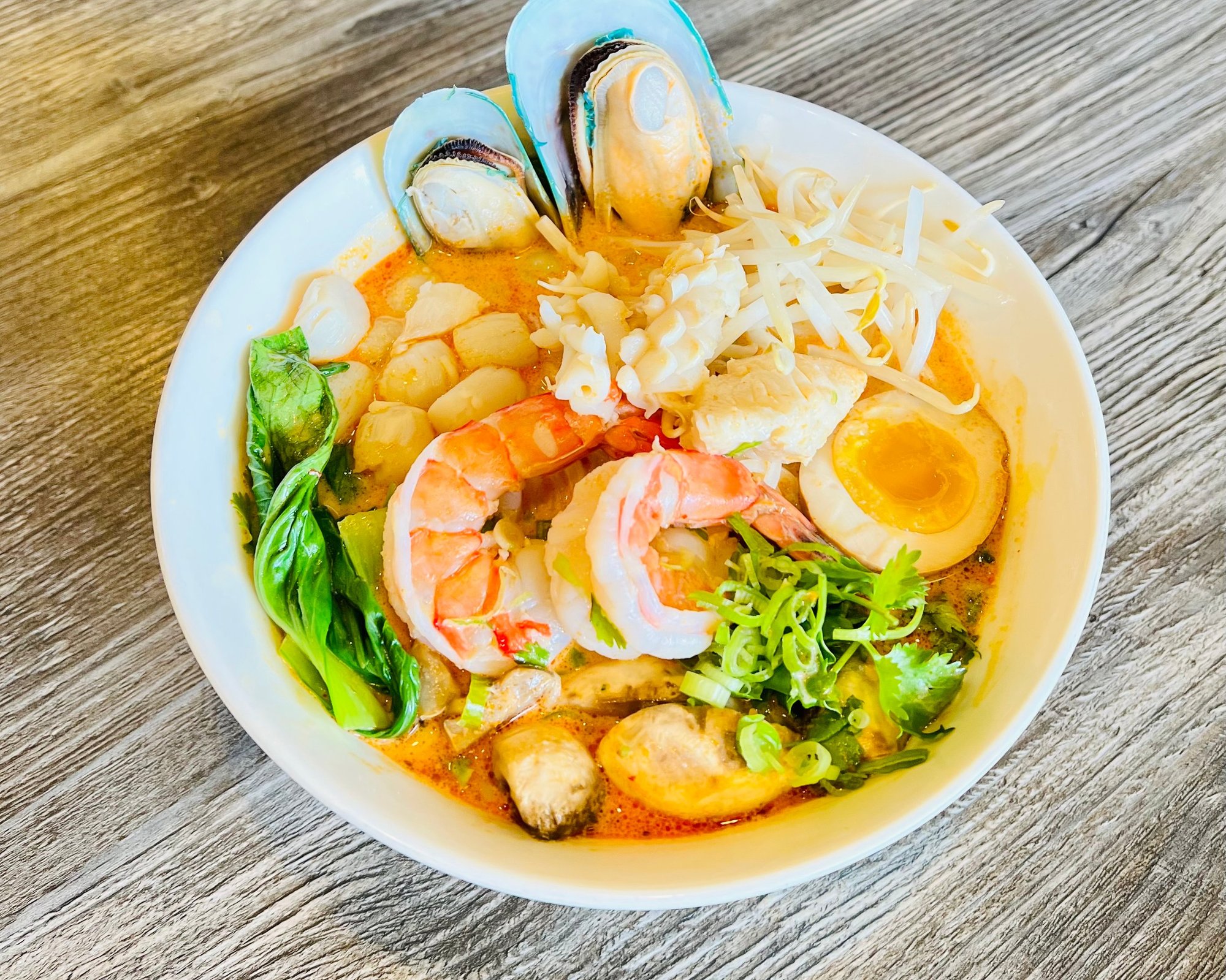 TOM KHA RAMEN