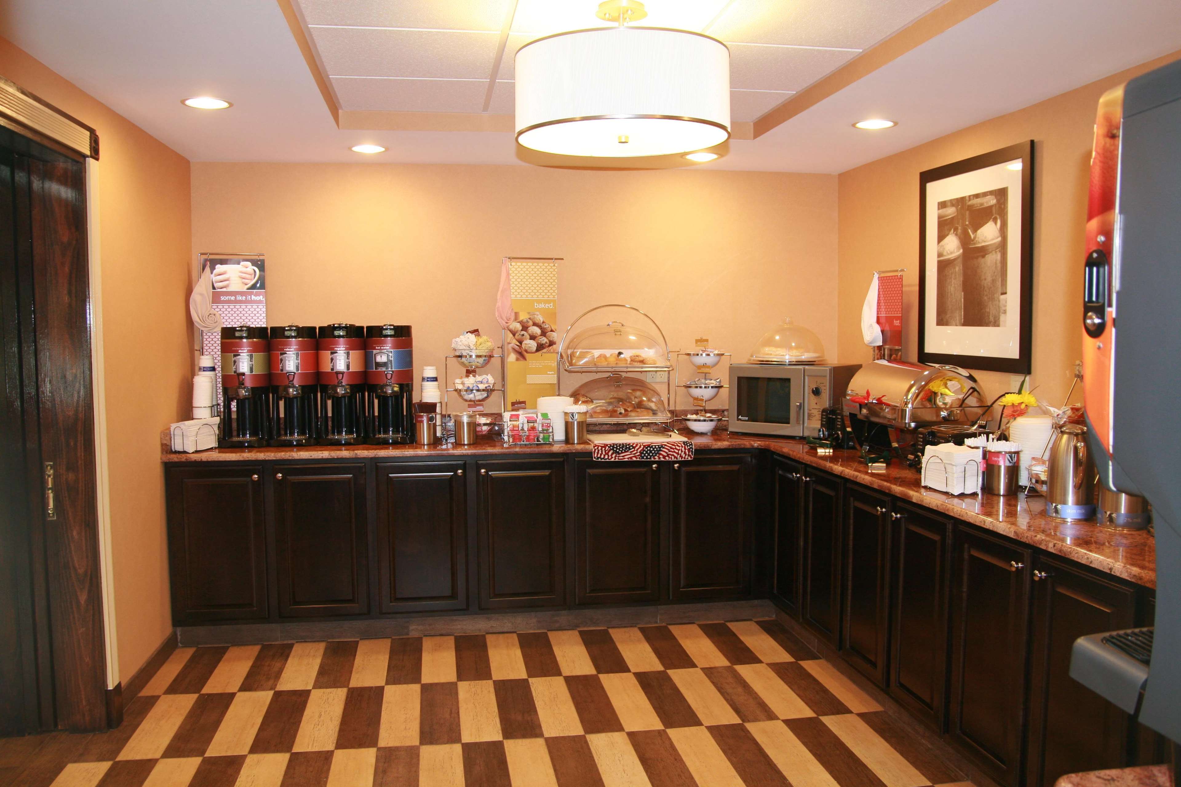 Hampton Inn Long Island/Commack Photo