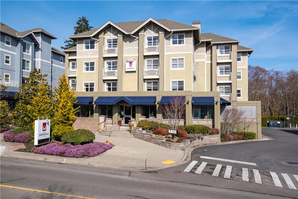 Marshall Suites Bainbridge Island, SureStay Collection Image
