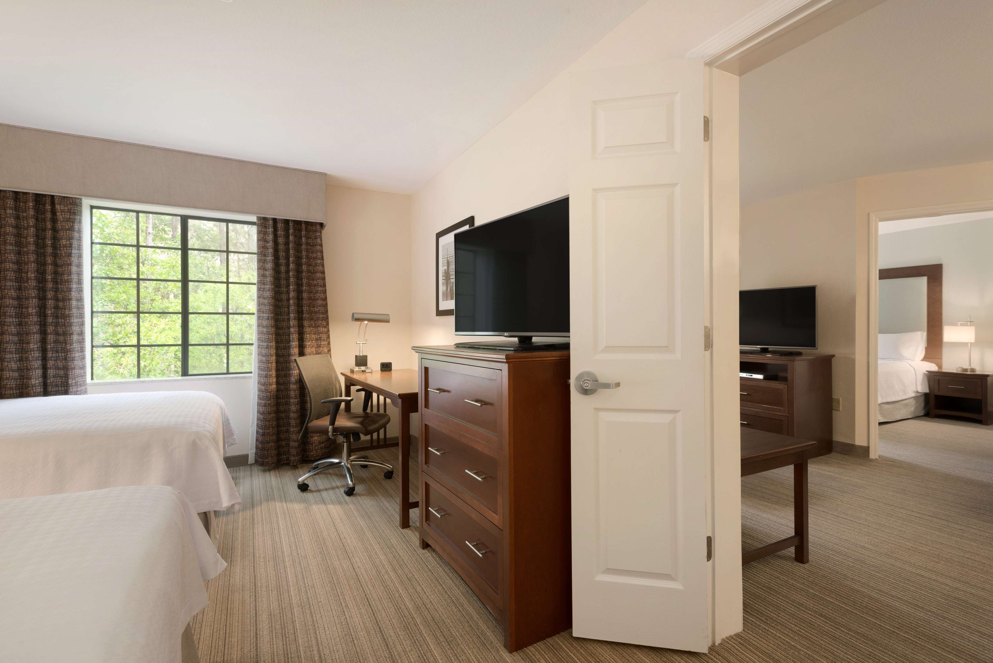 Homewood Suites by Hilton Jacksonville Deerwood Park Photo