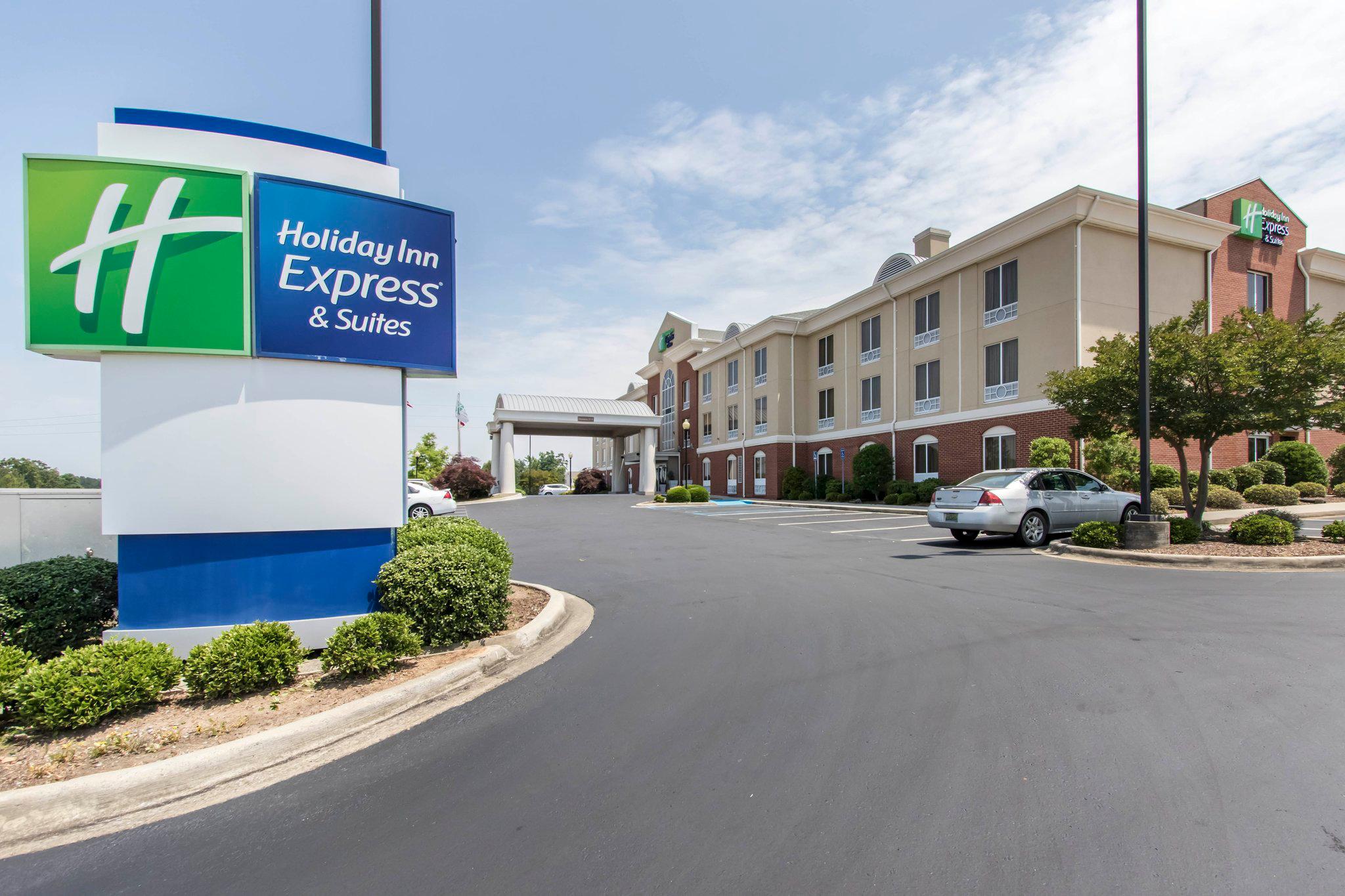 Holiday Inn Express & Suites Cullman Photo