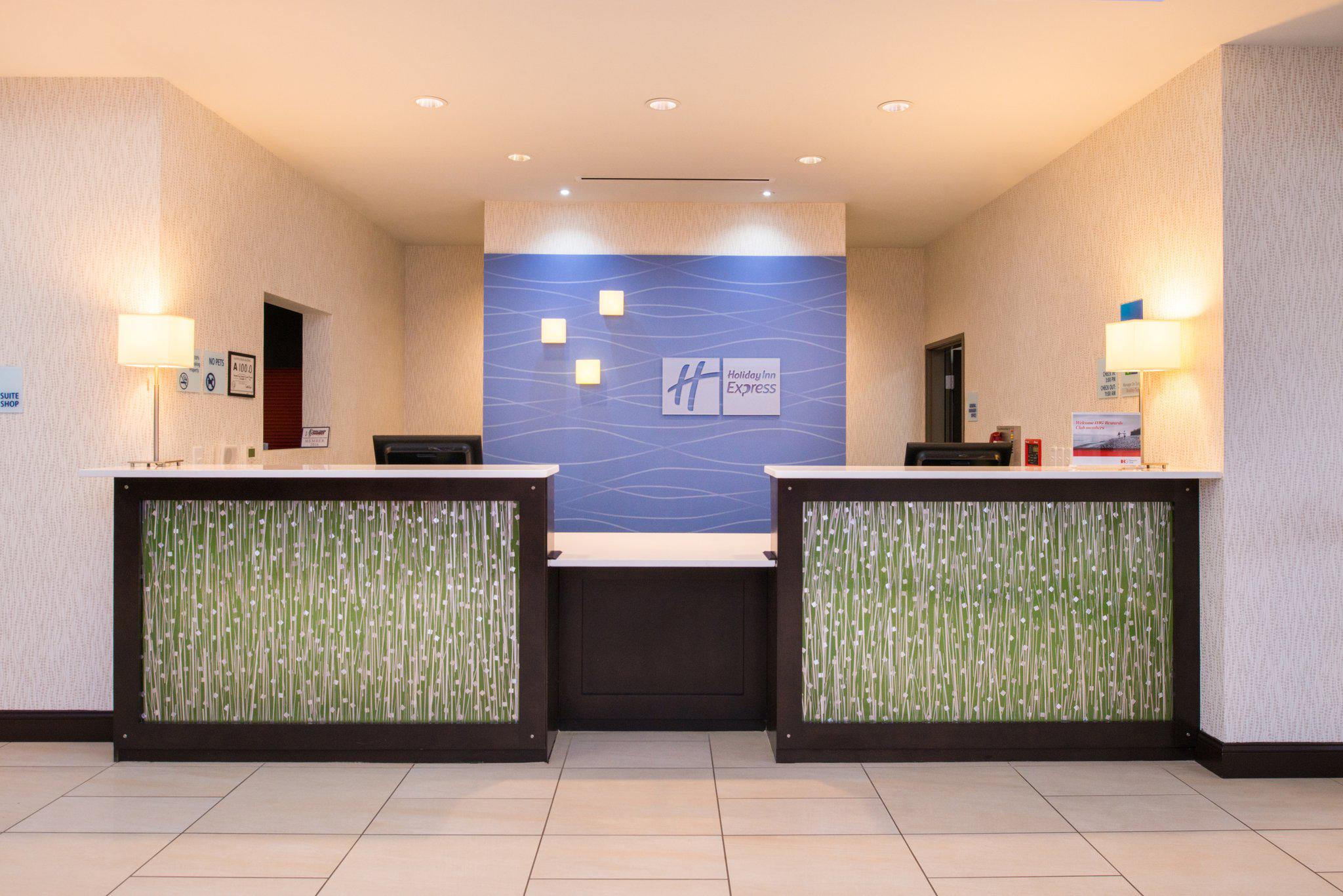 Holiday Inn Express & Suites Monroe Photo