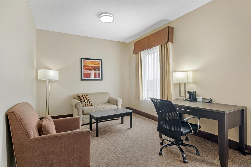 Best Western Teal Lake Inn Image