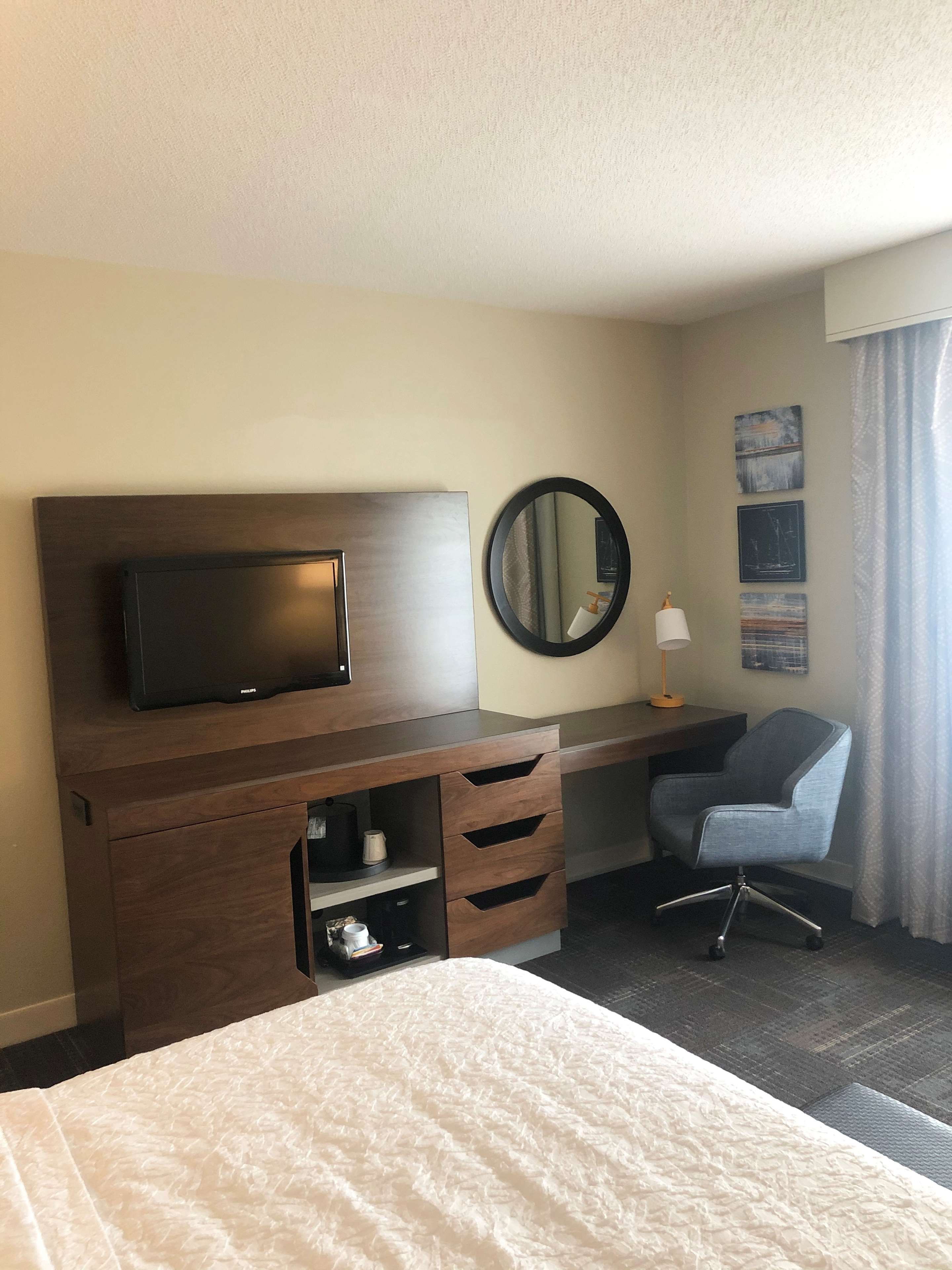 Hampton Inn & Suites Norfolk-Airport Photo