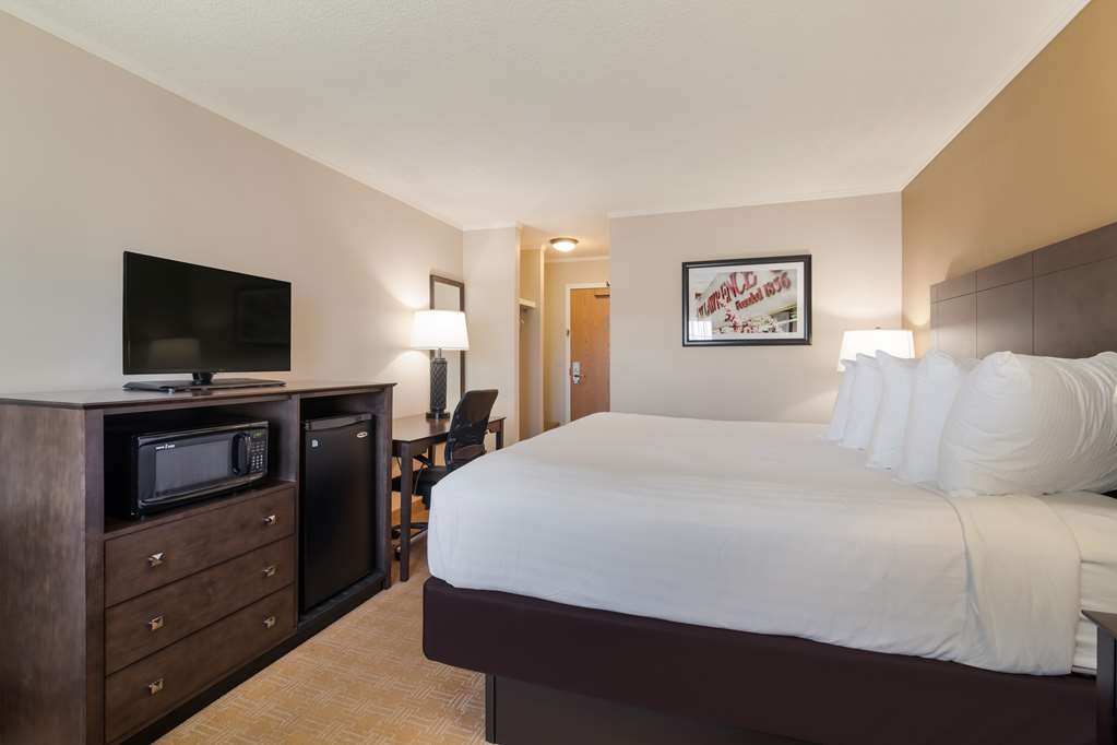 Best Western University Inn Image