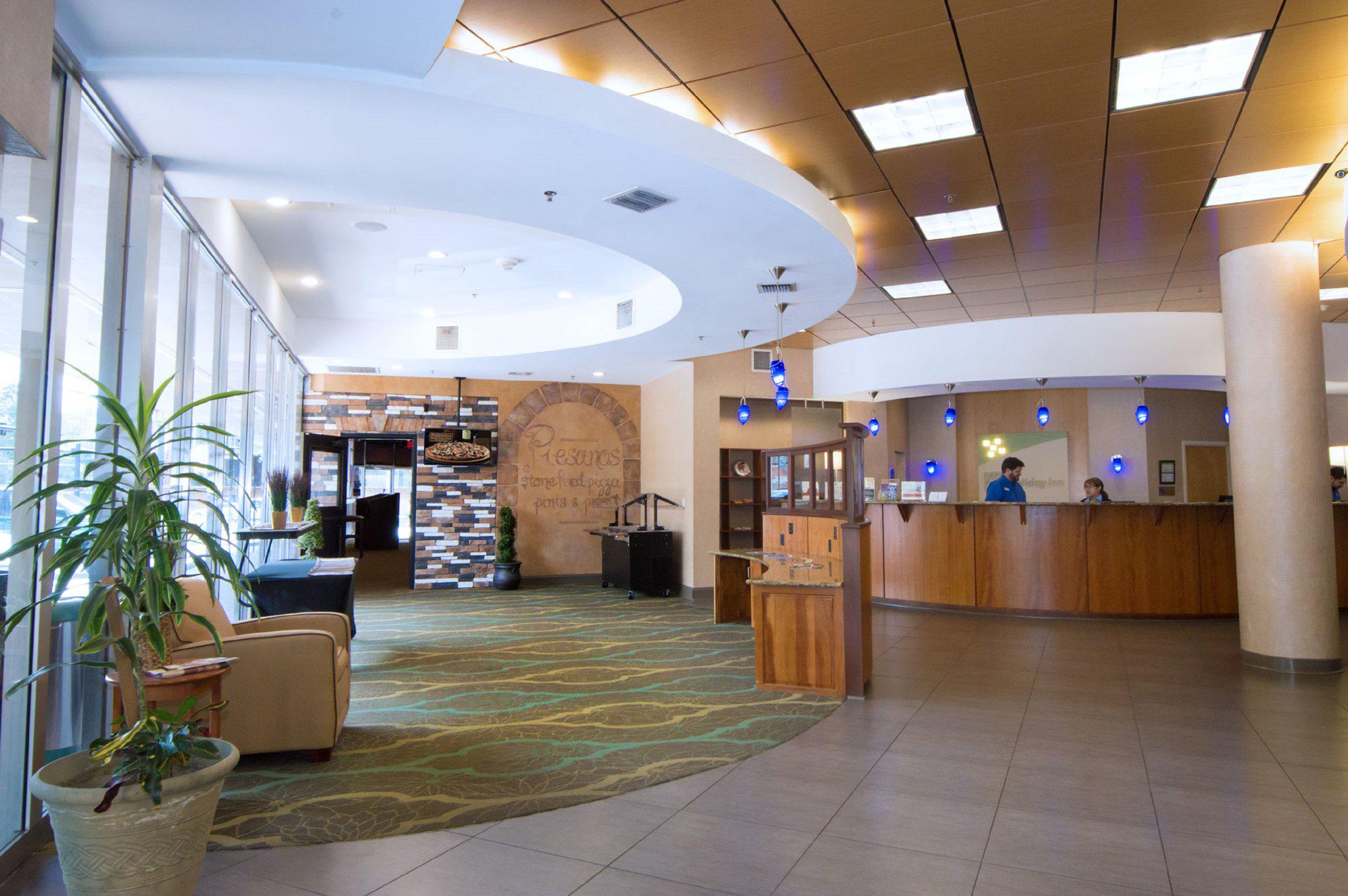 Holiday Inn Gainesville-University Ctr Photo