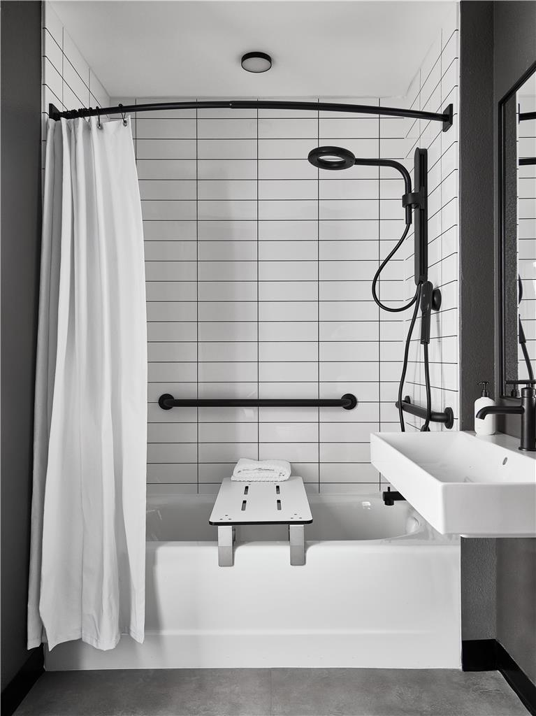 Slackline Moab, Outset Collection by Hilton Image