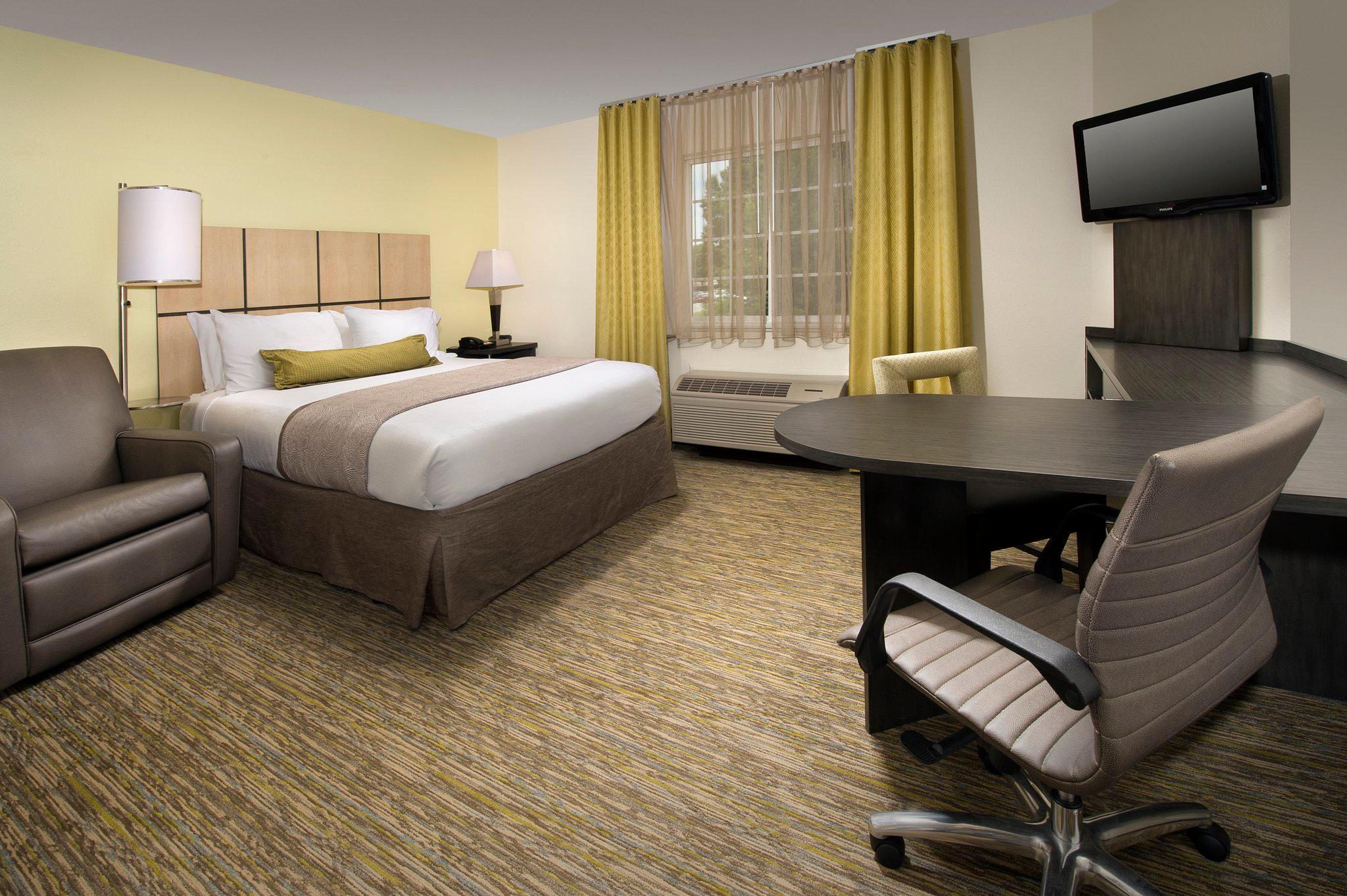 Candlewood Suites Richmond-South Photo