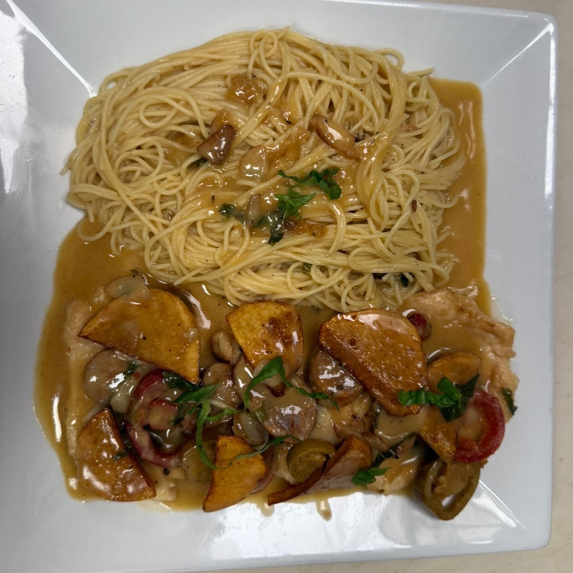 Chicken Scarpariello Dish