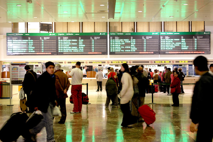 Estación de Barcelona-Sants Adif ESTACION DE TRENES Estación de Barcelona-Sants Adif ESTACION DE TRENES