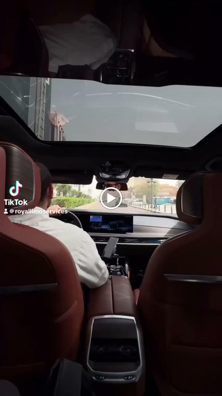 Royal Limo Services - Chicago Ohare Executive Limo Service -Chauffeur & Black Car Services
